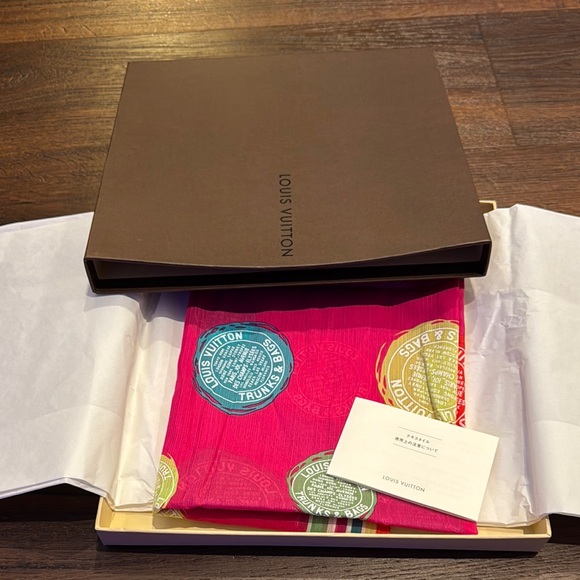 Louis Vuitton Cotton & Silk Trunks & Bags Multicolor Square Scarf with Box. - Picture 10 of 12